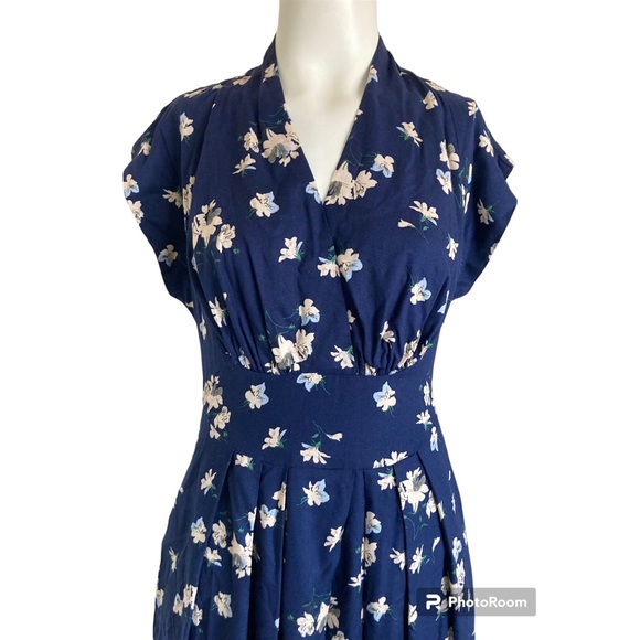 Emily and Fin Flora Freesia Retro 40’s Dress Sz UK 8 US 4 XS Navy Floral - Picture 11 of 14